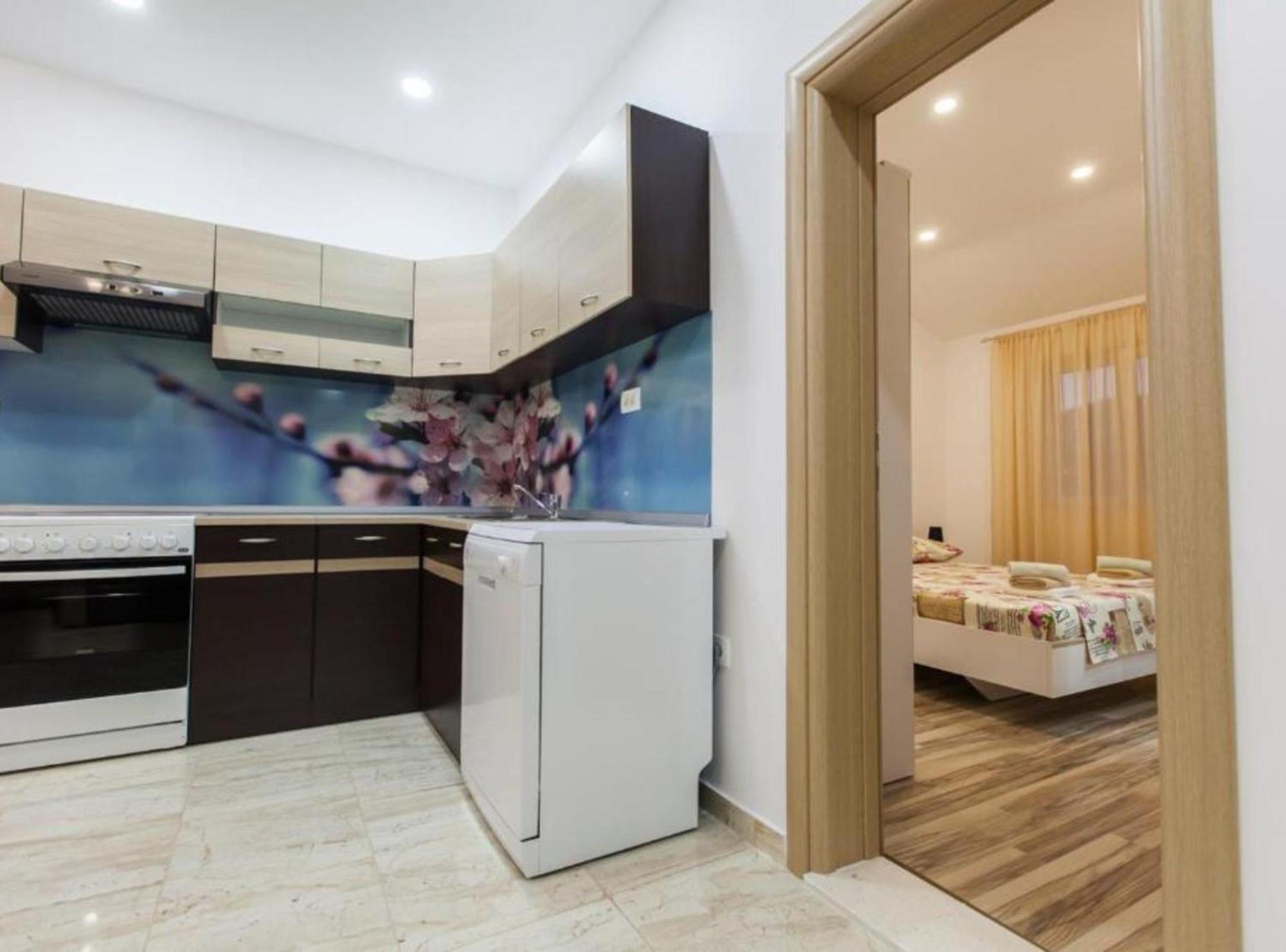 Apartment Dalmatia Каштела Экстерьер фото