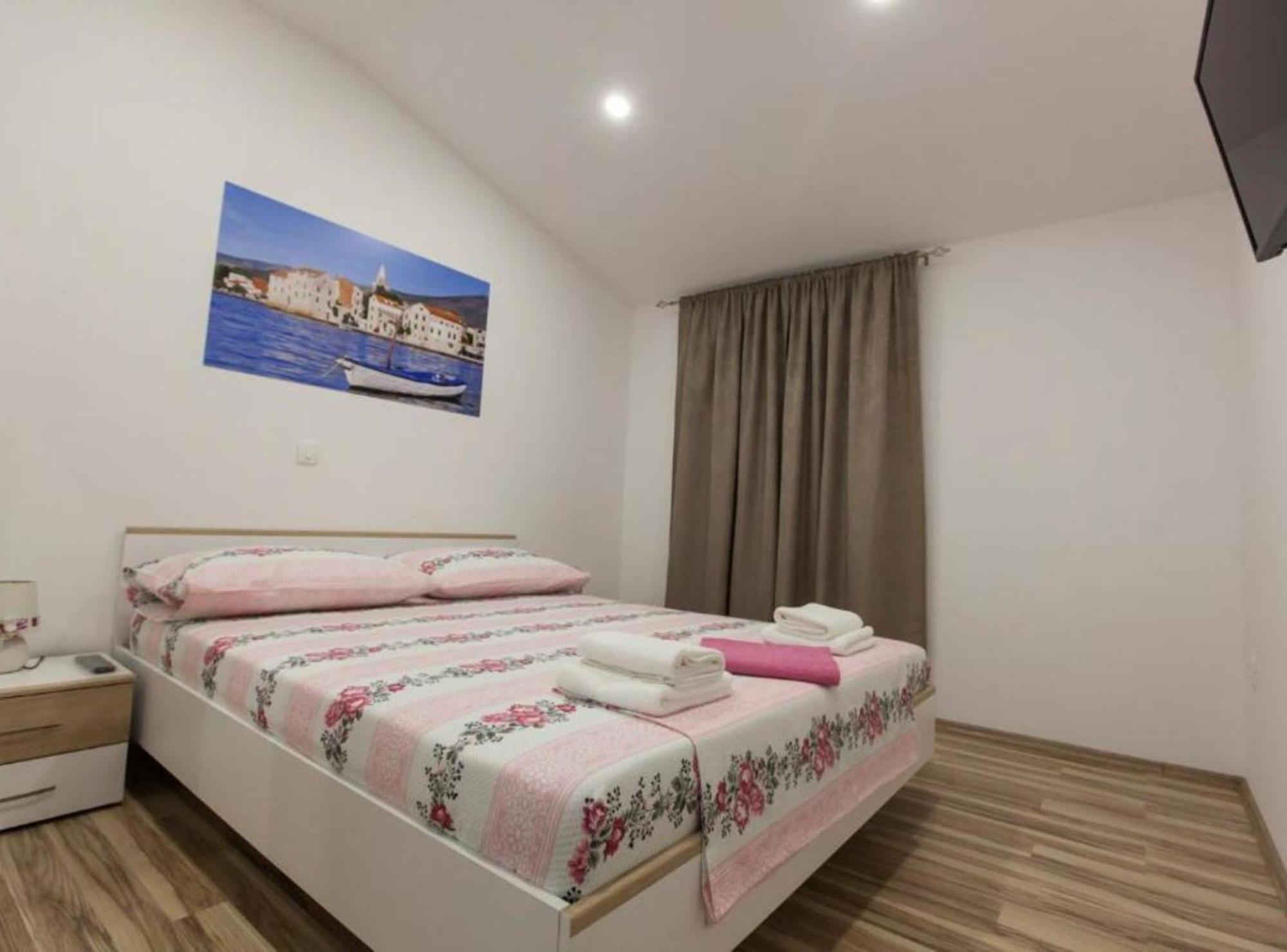 Apartment Dalmatia Каштела Экстерьер фото