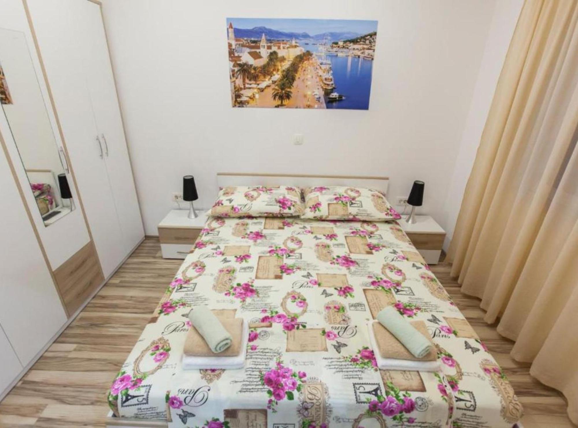 Apartment Dalmatia Каштела Экстерьер фото
