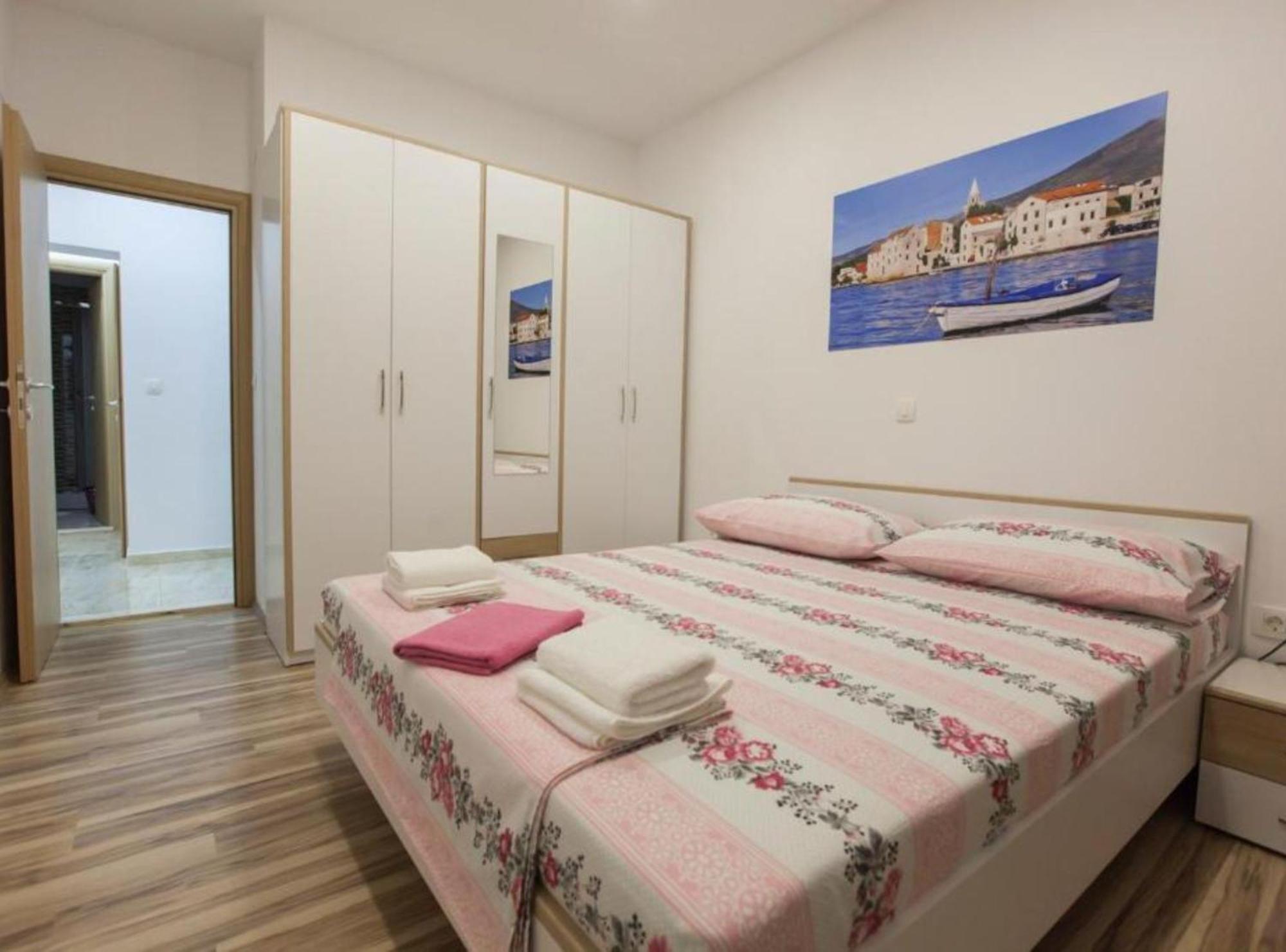 Apartment Dalmatia Каштела Экстерьер фото