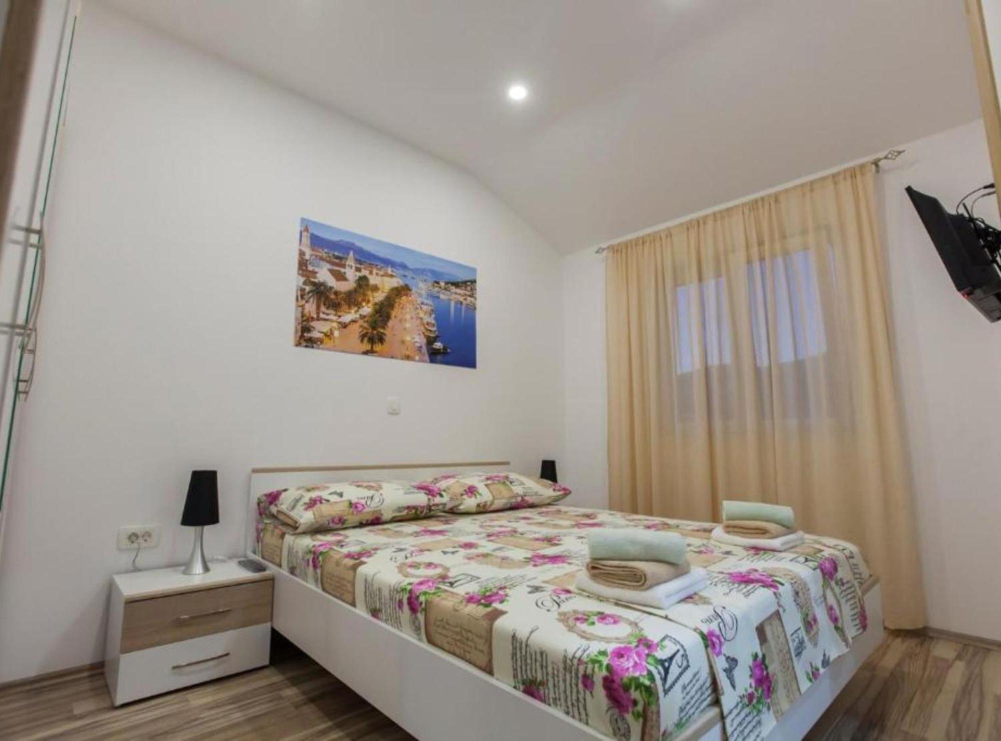 Apartment Dalmatia Каштела Экстерьер фото