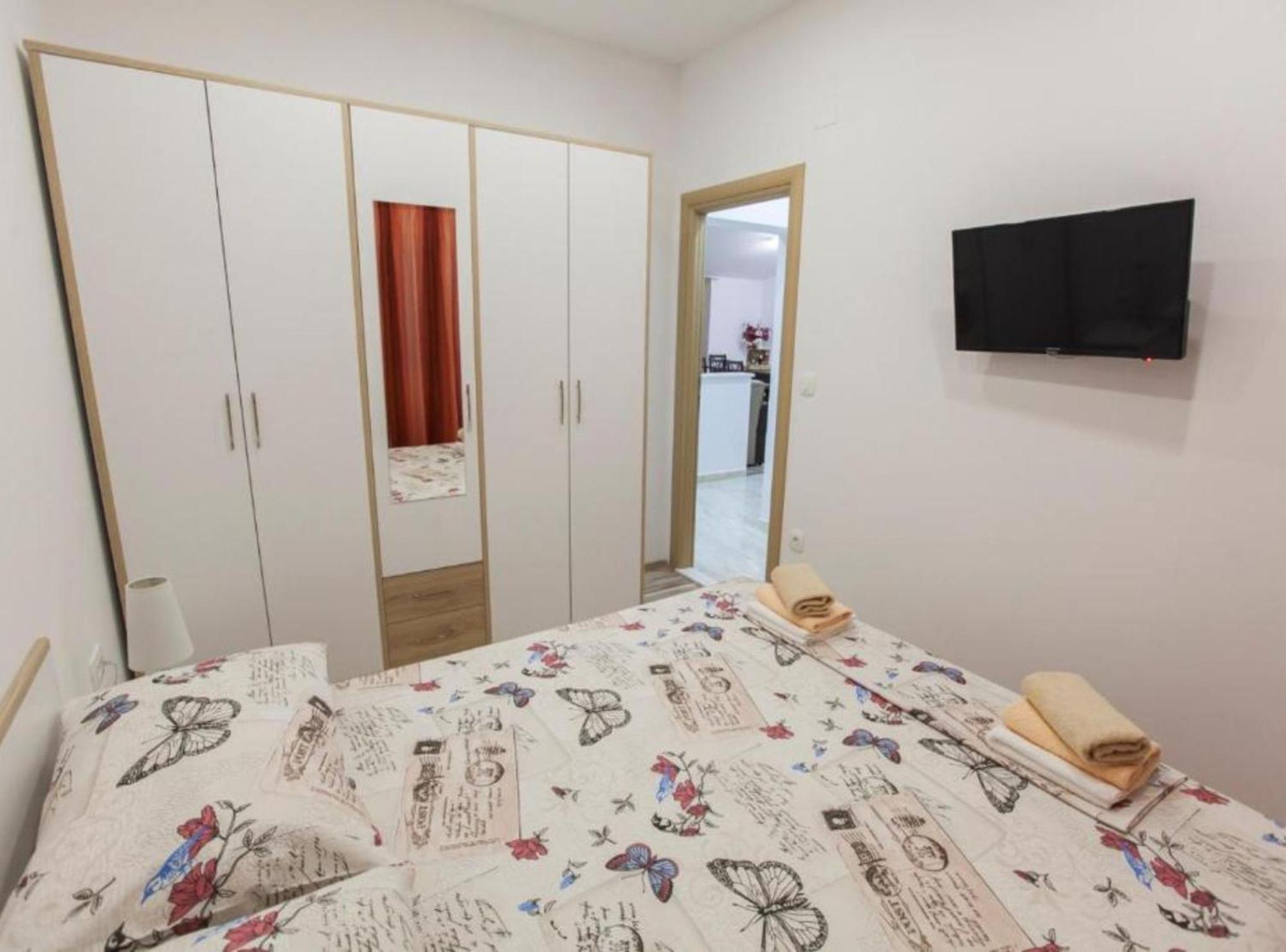 Apartment Dalmatia Каштела Экстерьер фото