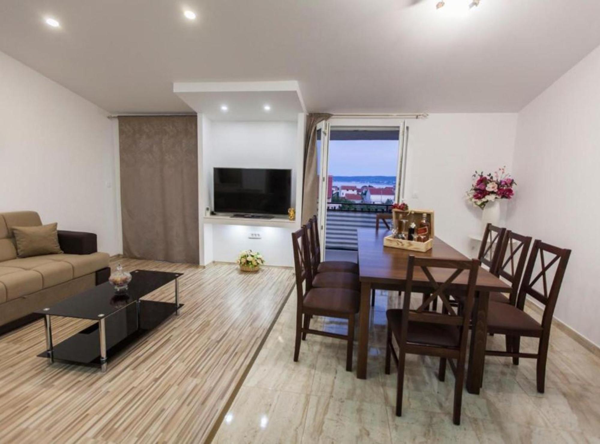 Apartment Dalmatia Каштела Экстерьер фото