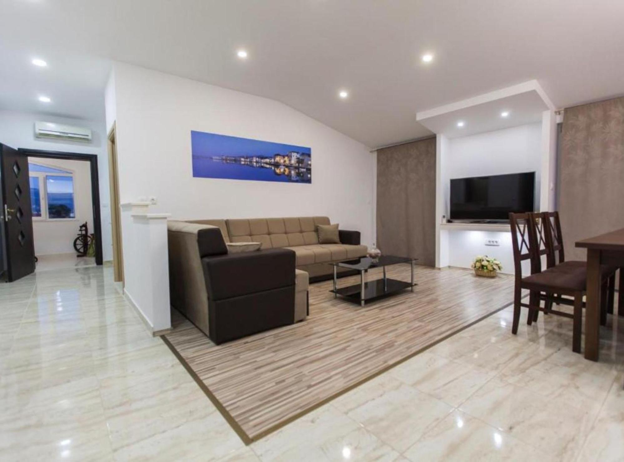 Apartment Dalmatia Каштела Экстерьер фото