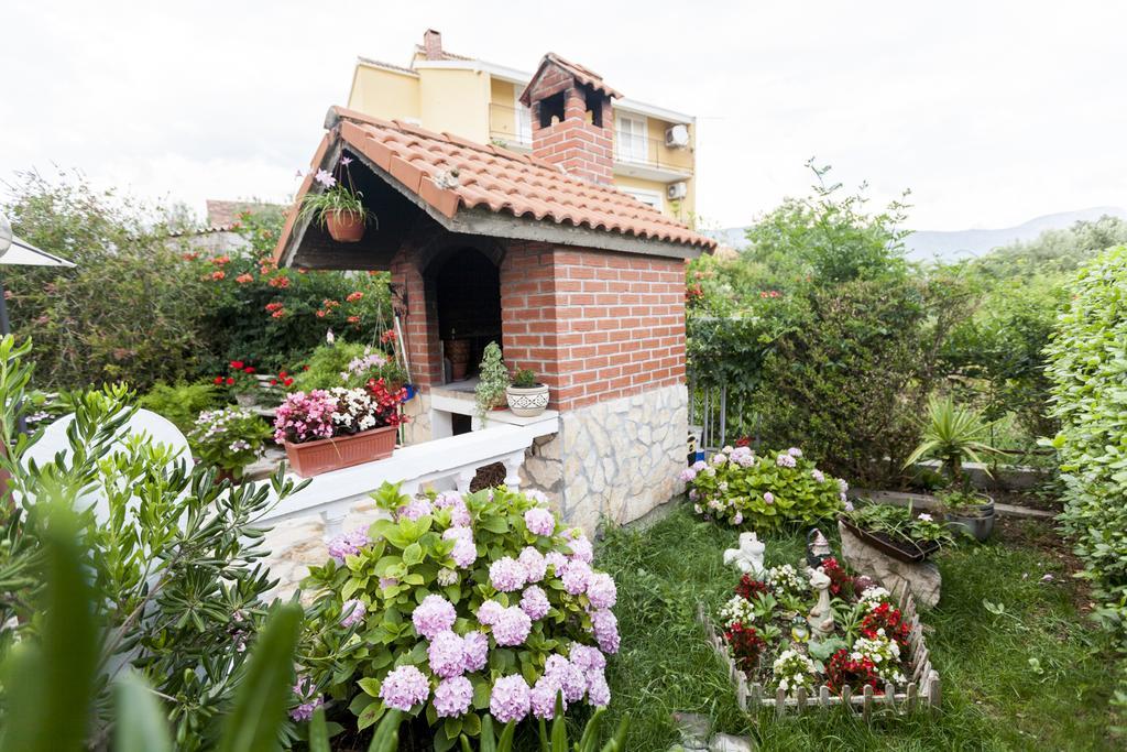 Apartment Dalmatia Каштела Экстерьер фото