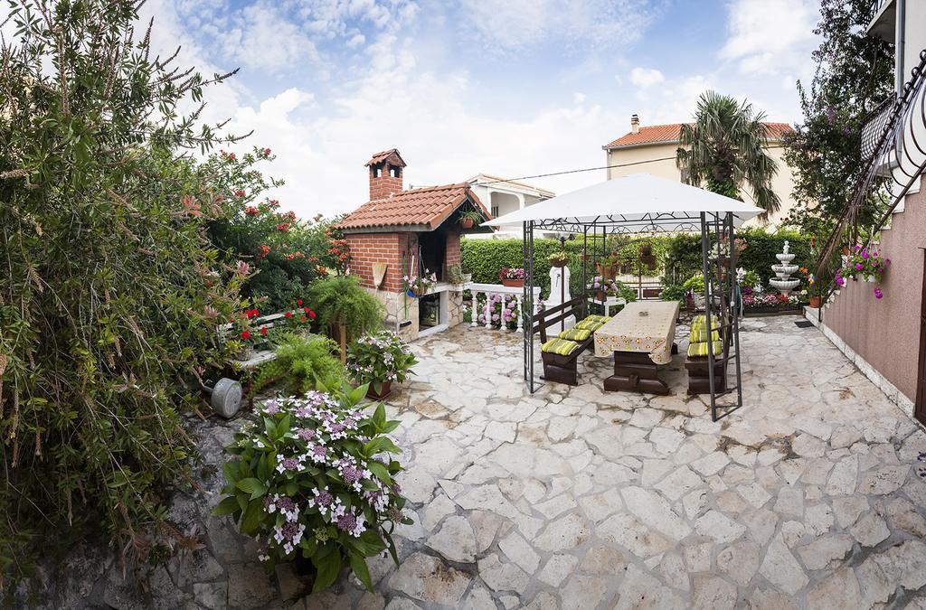 Apartment Dalmatia Каштела Экстерьер фото