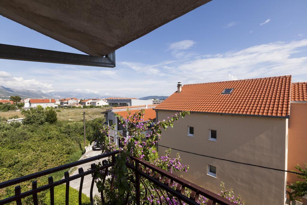Apartment Dalmatia Каштела Экстерьер фото