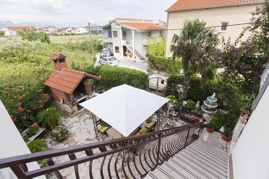 Apartment Dalmatia Каштела Экстерьер фото