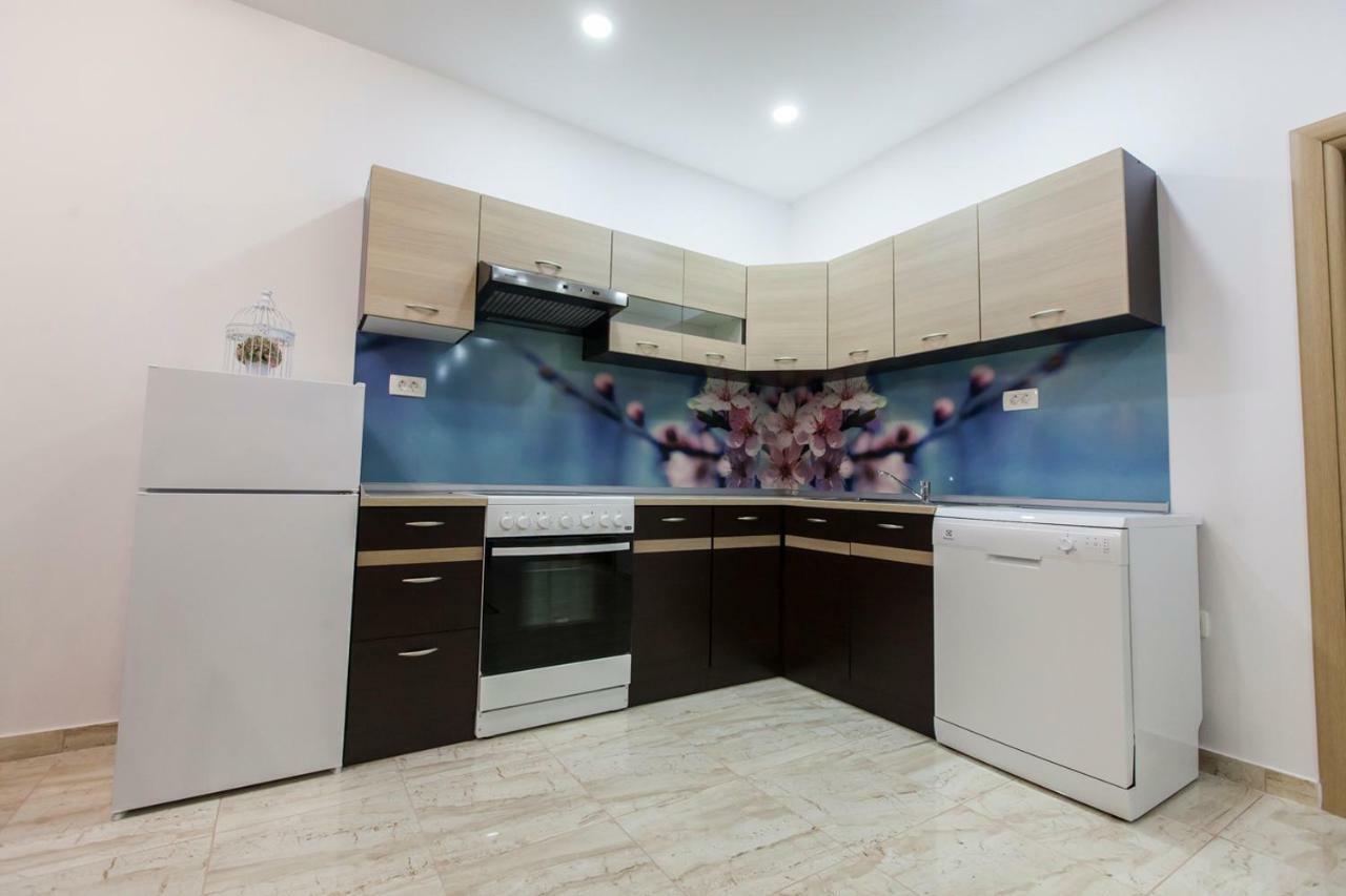 Apartment Dalmatia Каштела Экстерьер фото
