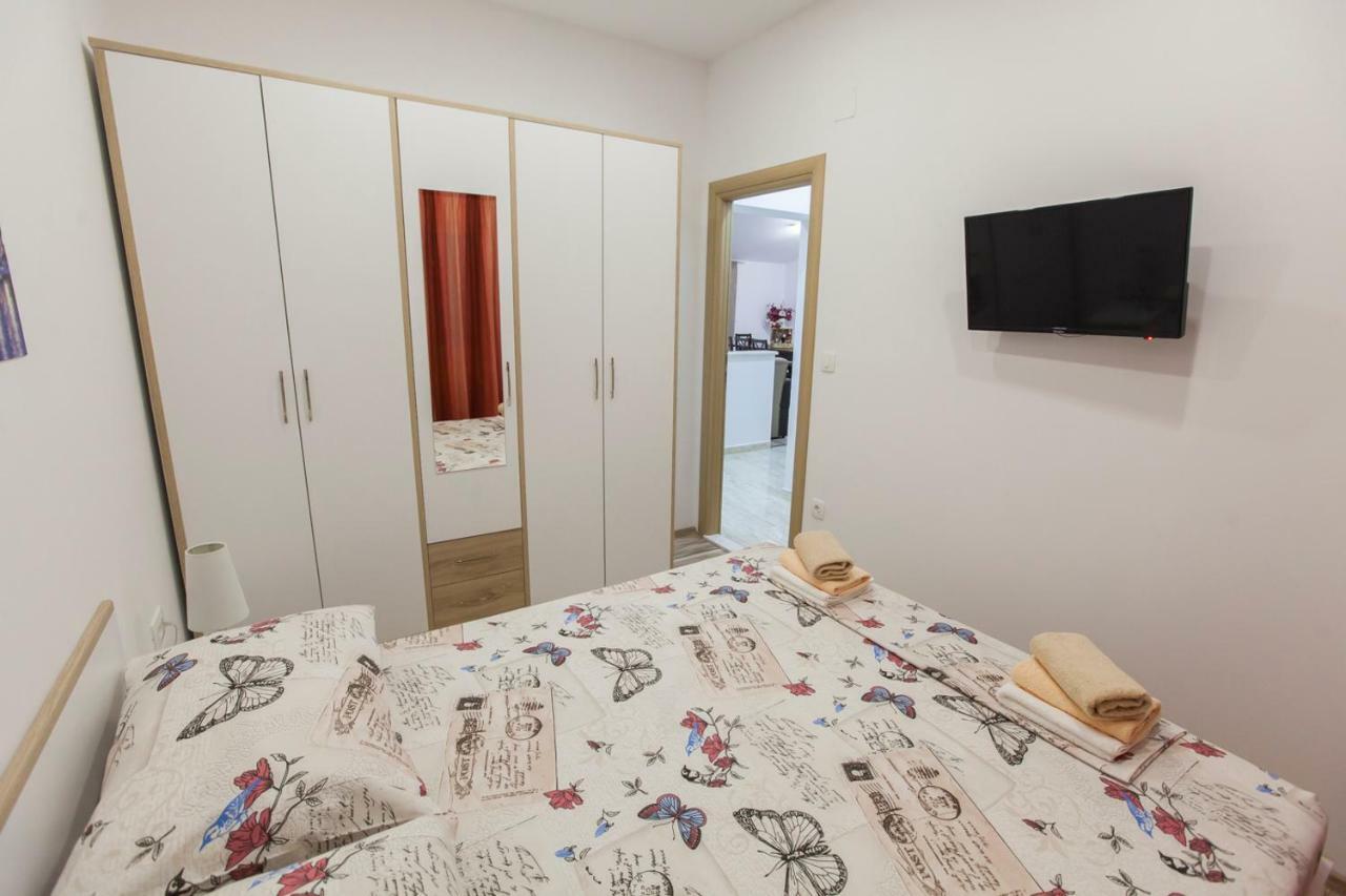 Apartment Dalmatia Каштела Экстерьер фото