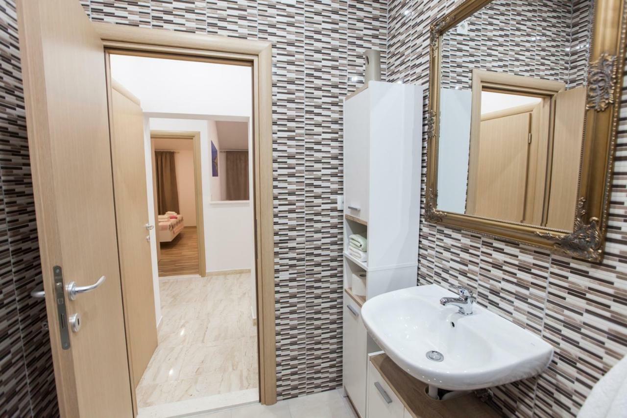 Apartment Dalmatia Каштела Экстерьер фото