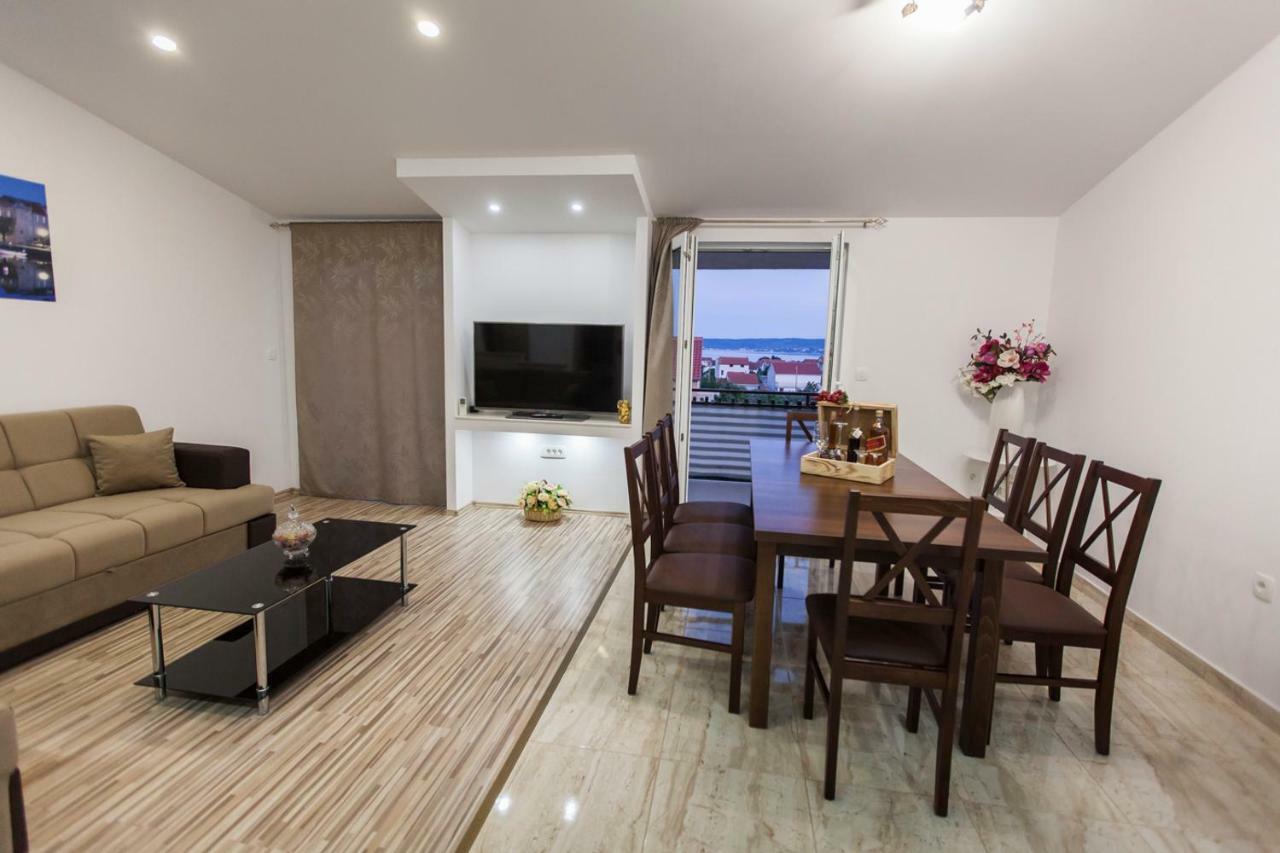 Apartment Dalmatia Каштела Экстерьер фото