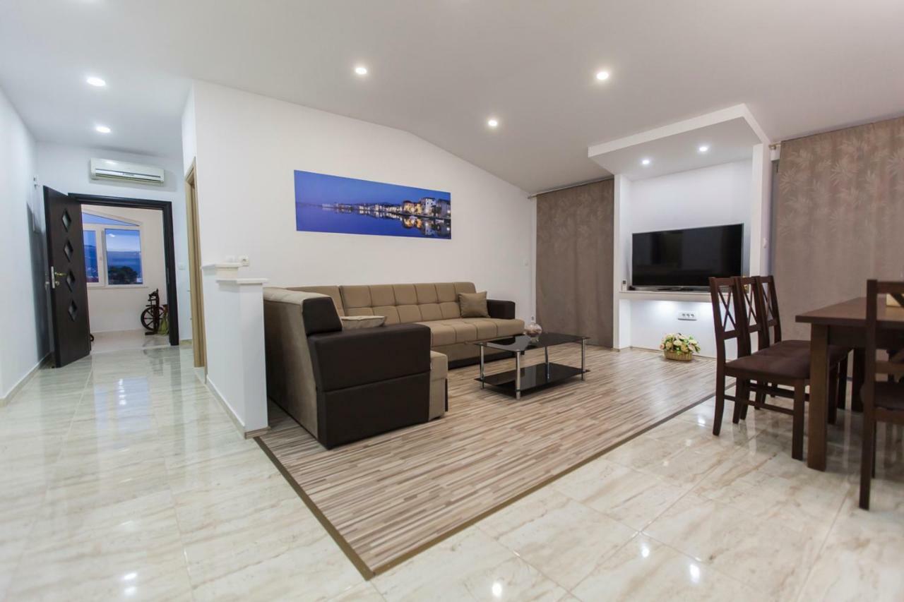 Apartment Dalmatia Каштела Экстерьер фото